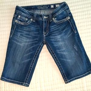 New Miss Me Size 27 Bermuda Shorts